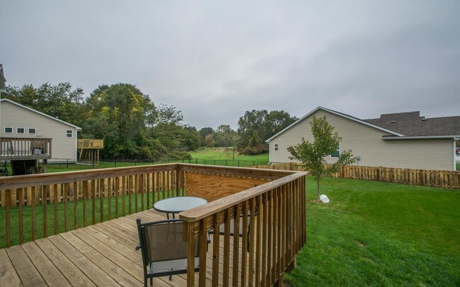 Building Photo - 3500 Park Side Dr