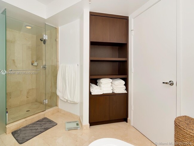 Building Photo - 250 Sunny Isles Blvd