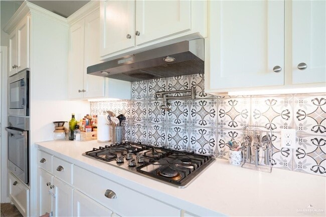 Building Photo - 27 Choke Canyon Dr