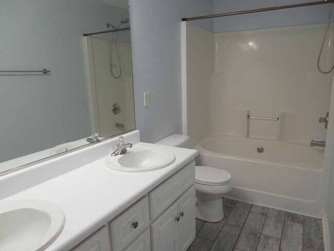 Building Photo - Grovetown Townhome Unit