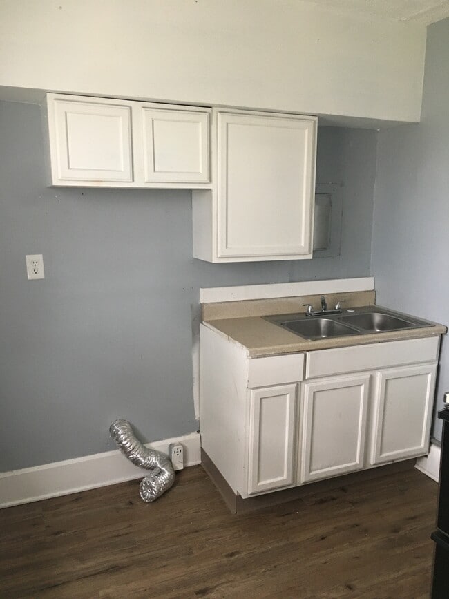 Building Photo - 2610 Winthrop Ave