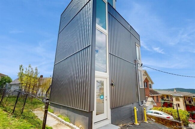 Building Photo - 16 Tiernans Ln