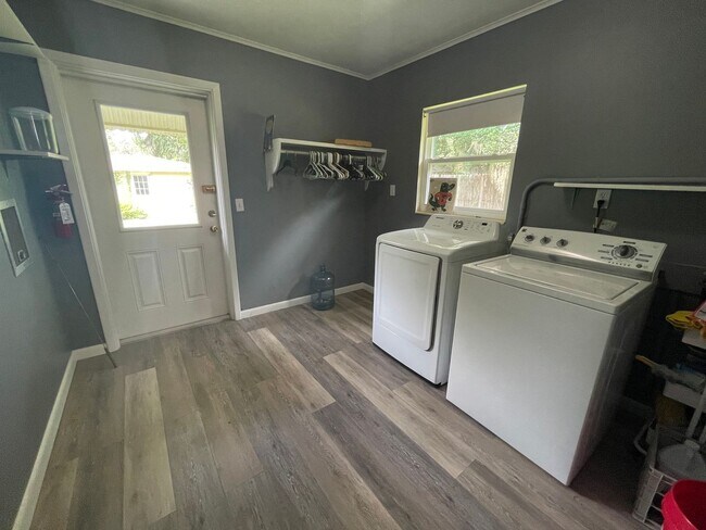 Building Photo - Fully Furnished 3BR/2BA Home in Dunnellon ...