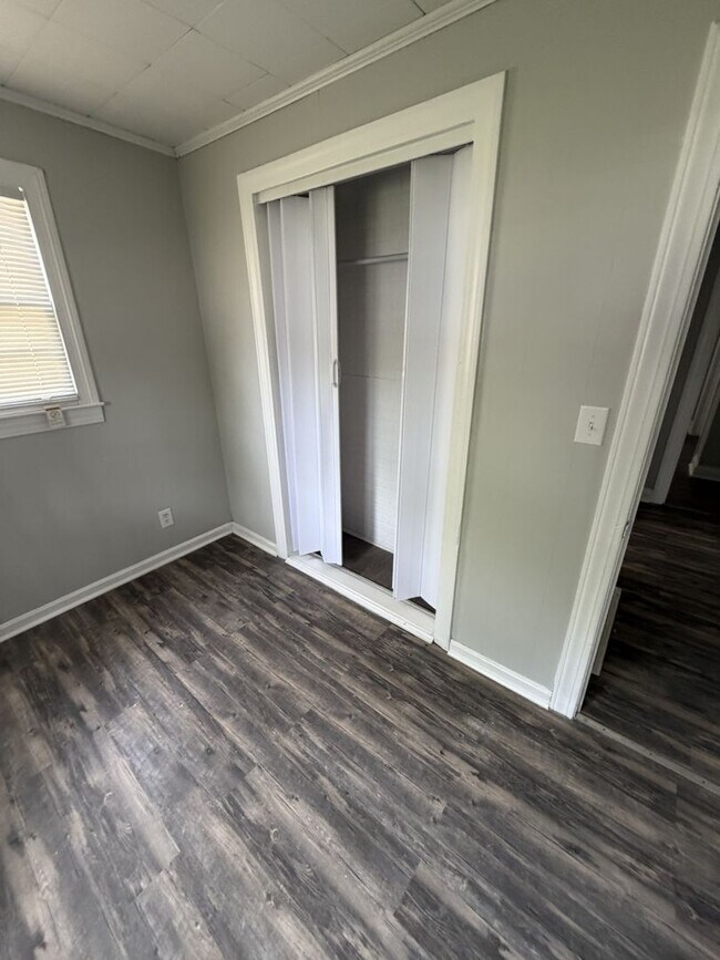 Building Photo - Nice 2BR/1Ba house