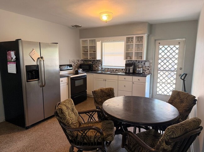 Building Photo - 602 Josephine St