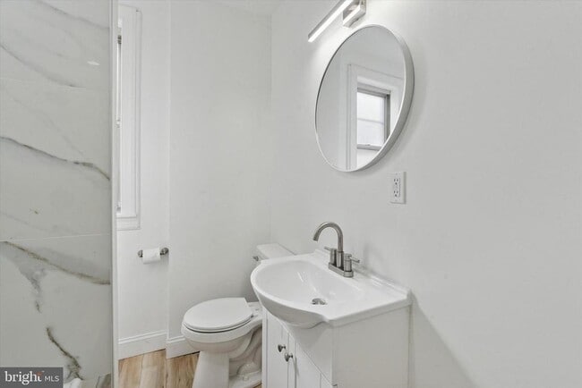 Building Photo - 17 N Millick St