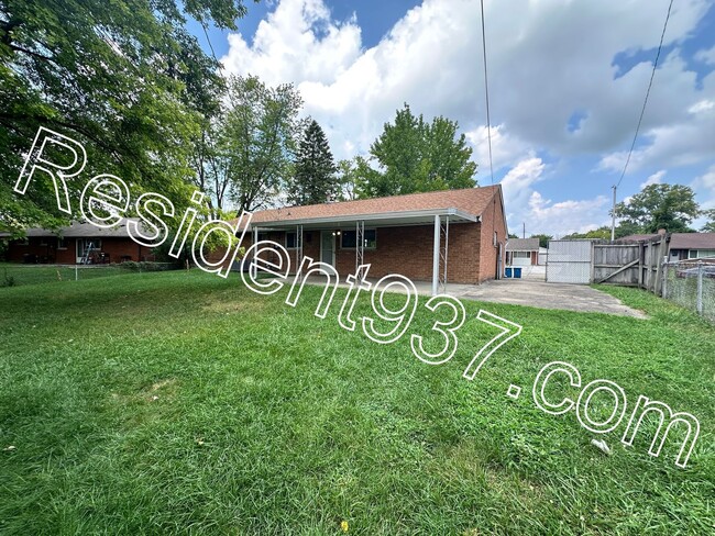 Building Photo - 3 Bed 2 bath Home