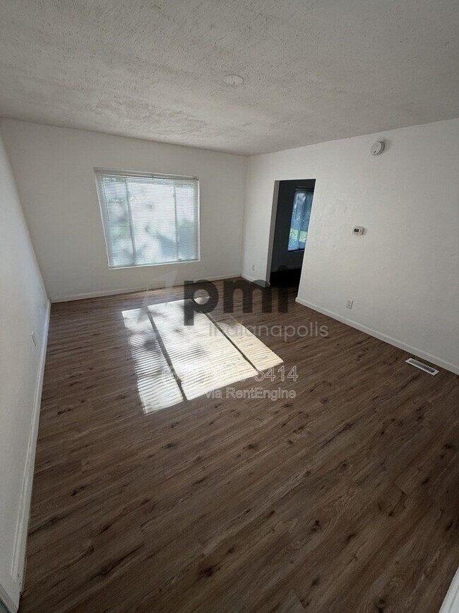 Building Photo - 1324 Brandt Dr