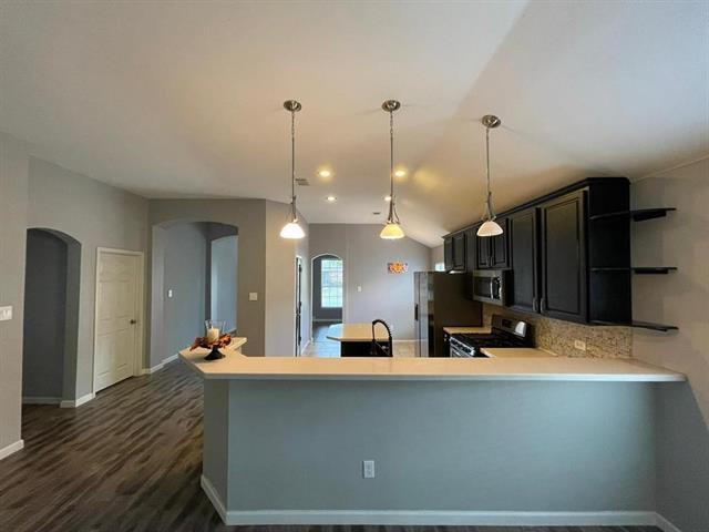 Building Photo - 6937 Willow Crest Dr