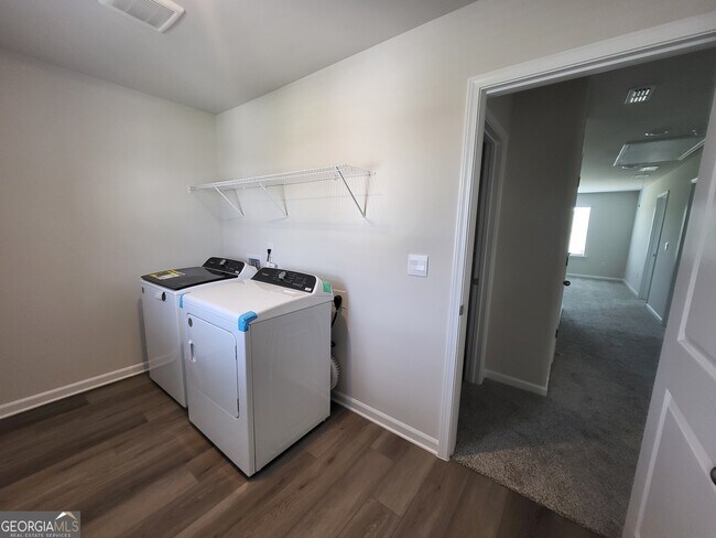 Building Photo - 250 Sope Crk Cir