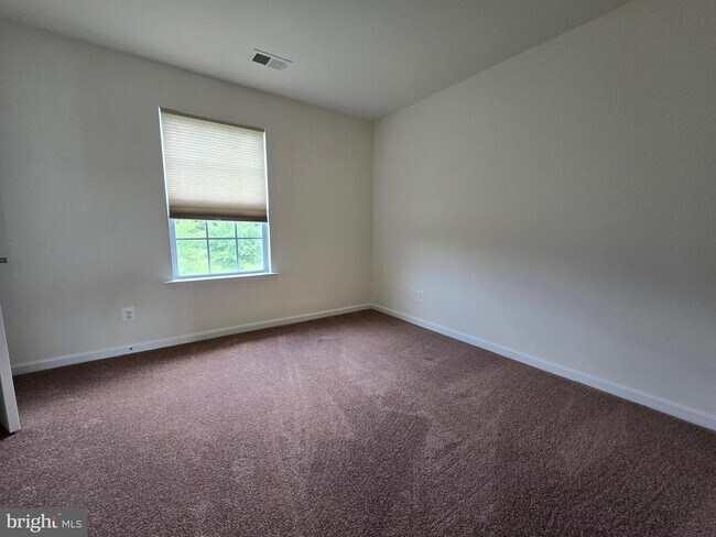 Building Photo - 173 Heartleaf Ln