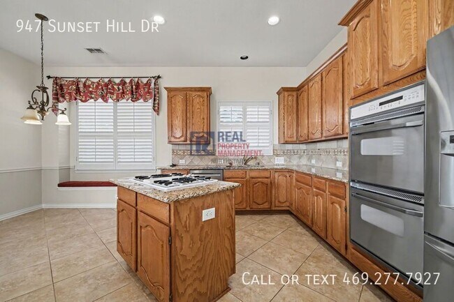 Building Photo - 947 Sunset Hill Dr