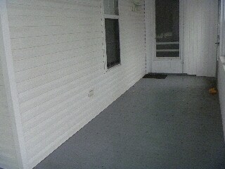 enclosed front porch - 916 W 3rd St