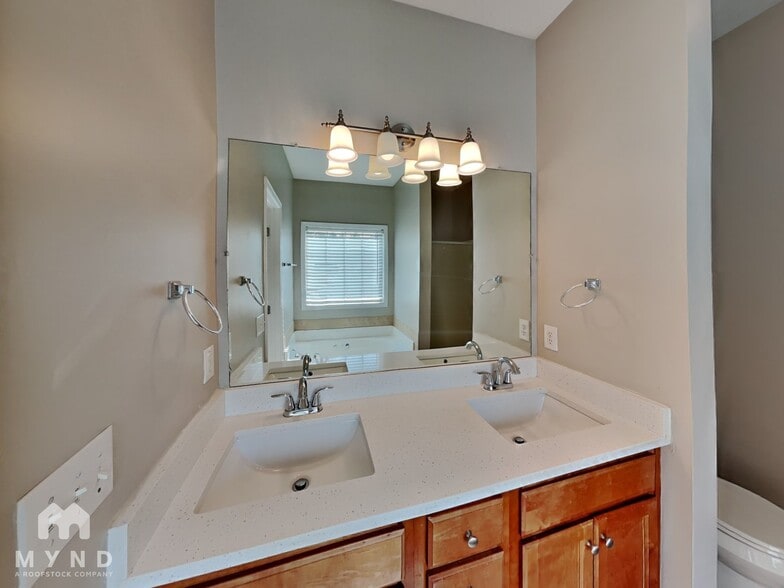 Building Photo - 3485 Bridle Brook Dr NE