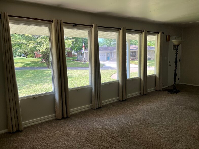 Building Photo - 25 Cascade Ter