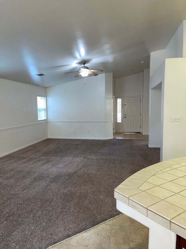Building Photo - Beautiful 3 bed 2 bath Home in Rosedale!