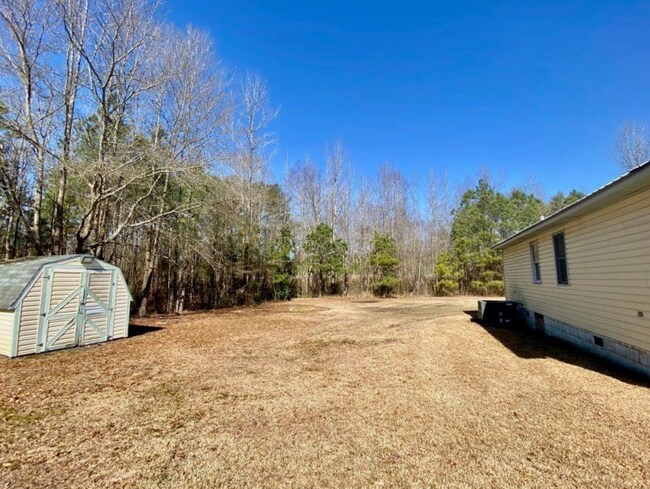 Building Photo - NEW LISTING!!!!!