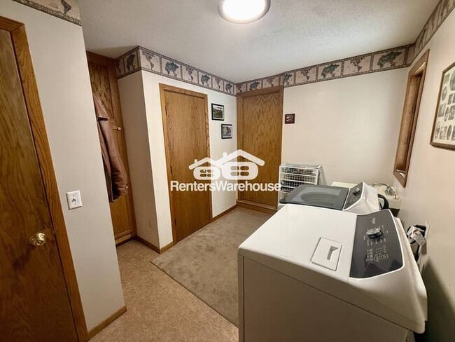 Building Photo - SFH - 6 Bed Farmington for Rent - Avail May 2026