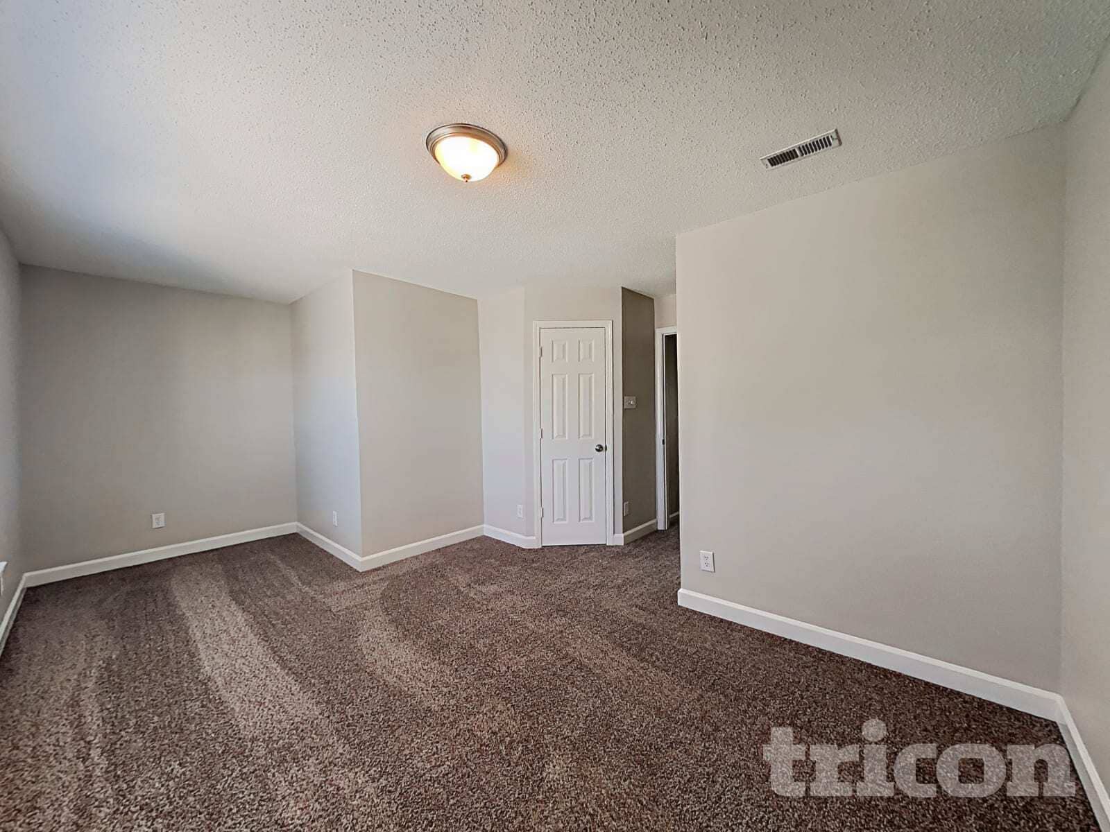 Building Photo - 2117 Westmere Dr