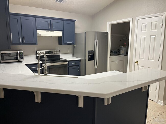 Building Photo - 6867 Cedar Ridge Cir