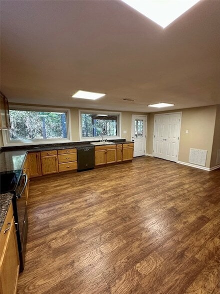 Building Photo - 2411 County Rd 2235