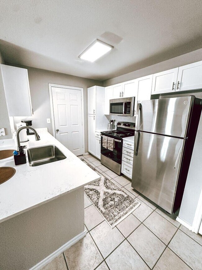 Building Photo - 1201 Cleveland St