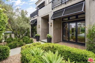 Building Photo - 6361 Drexel Ave