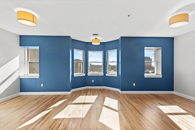 Building Photo - 877 Harrison Ave