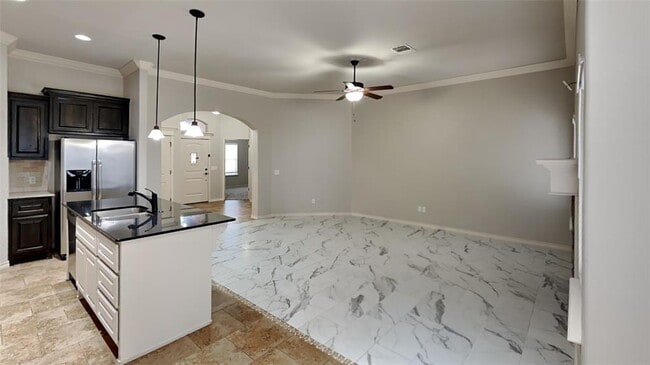 Building Photo - 6520 Bentwood Dr