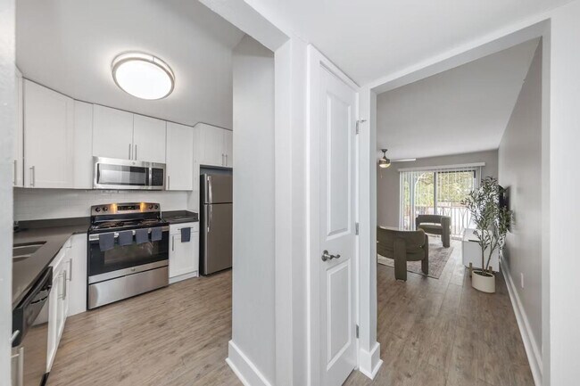 Building Photo - 4312 W Roland St