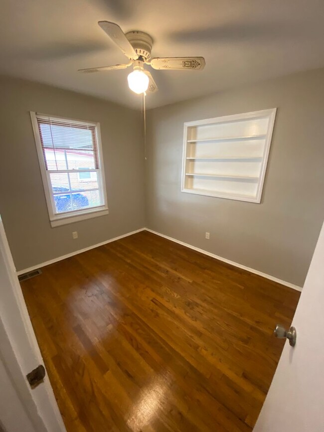 Building Photo - **AVAILABLE NOW**East Columbus 3 Bedroom /...