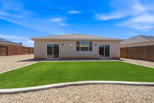 Building Photo - 2877 Ukonom Dr