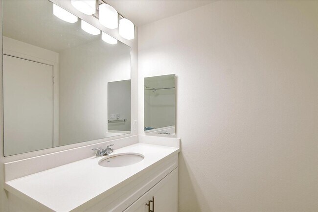 Building Photo - 12655 Bluff Creek Dr