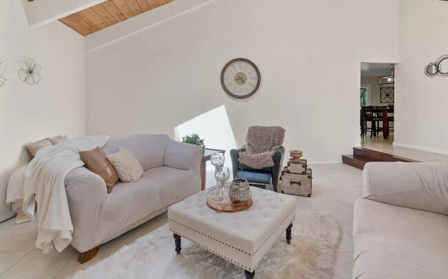 Building Photo - Beach House in Rio Del Mar