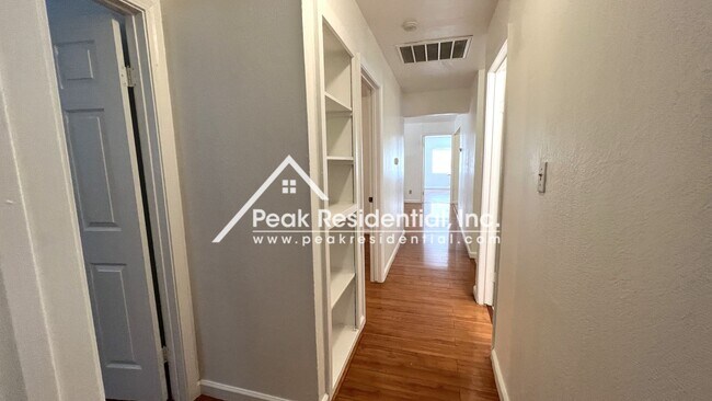 Building Photo - Nice 4bd/3ba House with 2 Car Garage