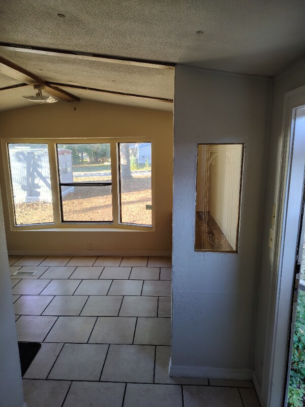 Building Photo - 120 SE Mink Gln