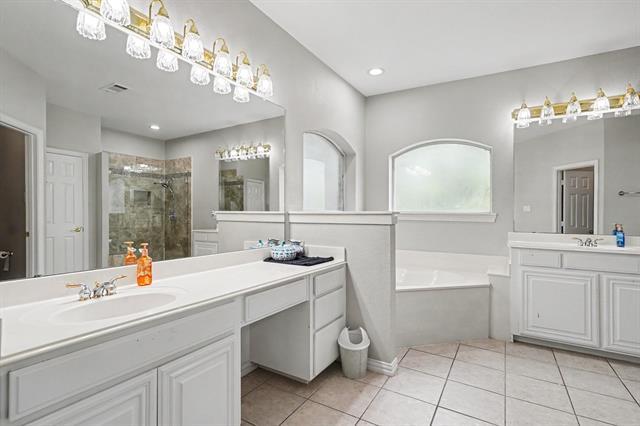 Building Photo - 8660 Lariat Cir