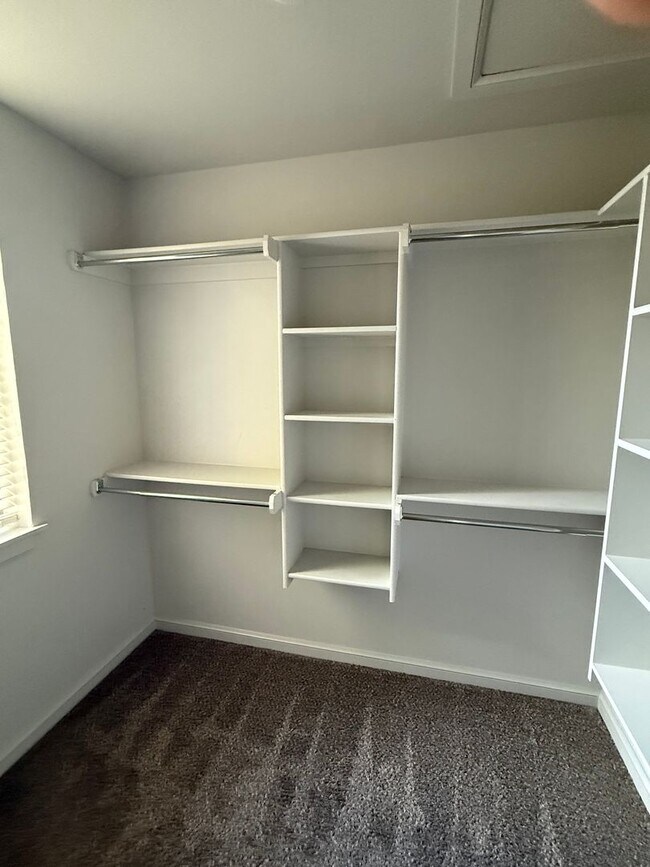 Building Photo - Amazing 3 bed 2 bath duplex near NW 122nd St