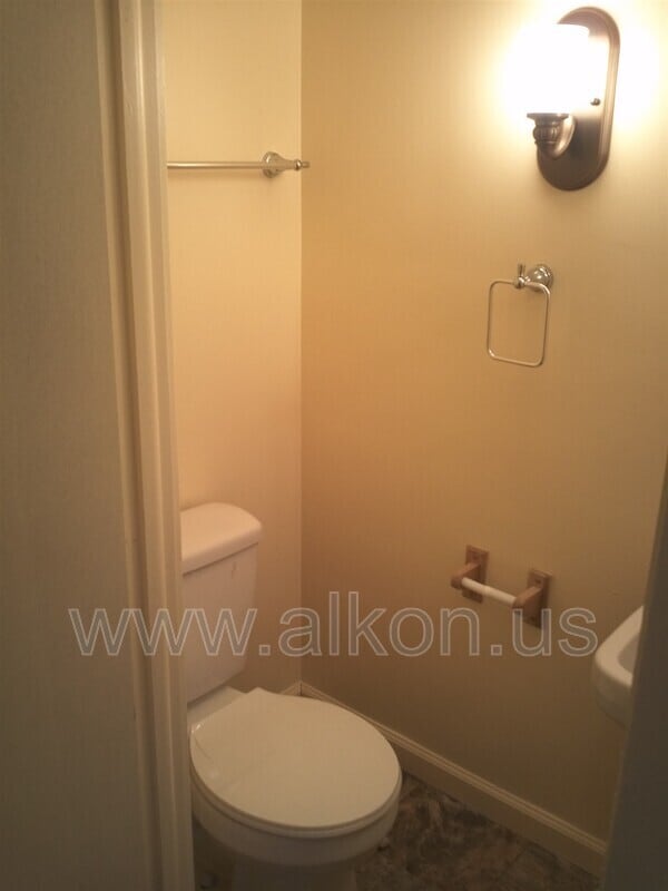 Building Photo - 651 Bigelow St