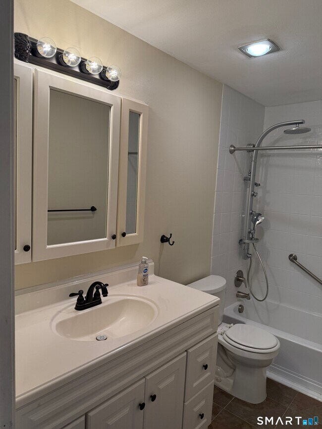 Building Photo - 2306 Cromwell Hills Dr