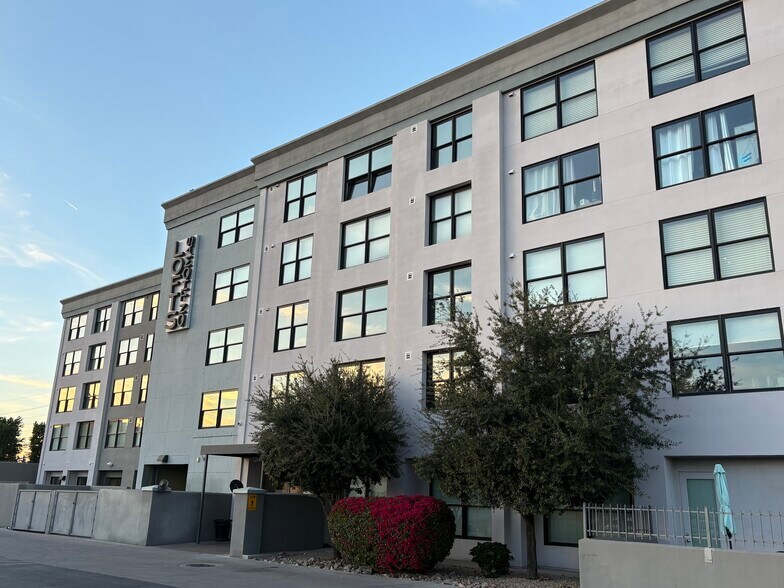 Exterior - 535 W Thomas Rd