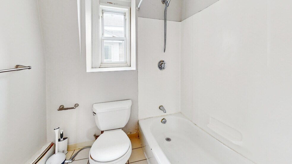 Building Photo - 171 Trenton St