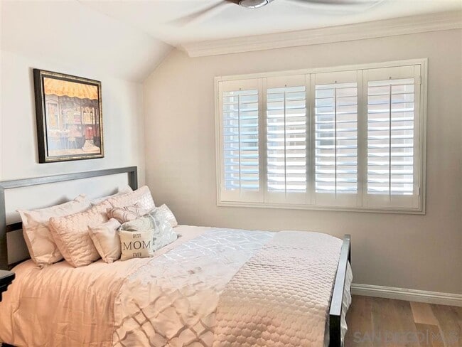 Building Photo - 7545 Charmant Dr