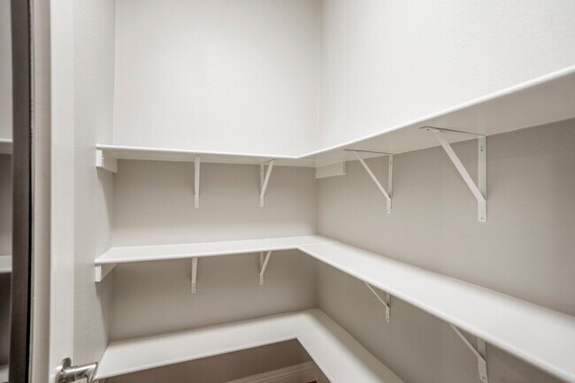 Building Photo - 14505 Alice Rd