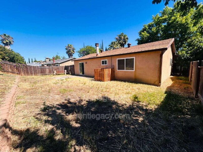 Building Photo - 6841 Castleberry Cir