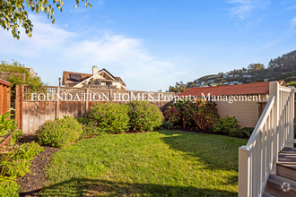 Building Photo - VIDEO - Modern Old Town Home - VIEWS - WAL...