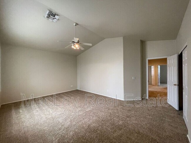 Building Photo - 7140 E Medina Ave