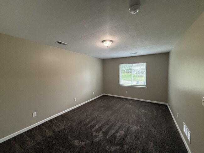 Building Photo - 8135 N Stoddard Ave