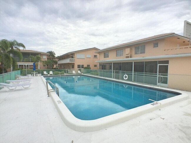 Pool Area - 2121 NE 42nd Ct
