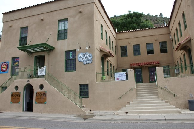 Primary Photo - Jerome UVX Center